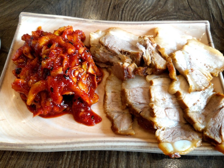  동탄 능동 맛집 :: 마포소문난족발 칼국수 보리밥 보쌈정식