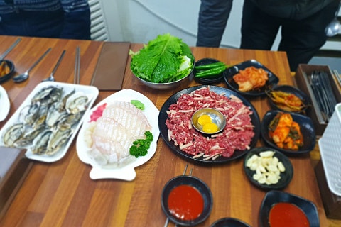 오늘은육회내일은연어 이미지