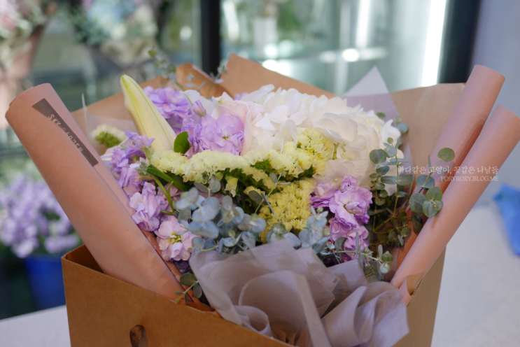 꽃같은날들 : 강남역꽃집 하늘정원에서 꽃다발 셀프선물했어요