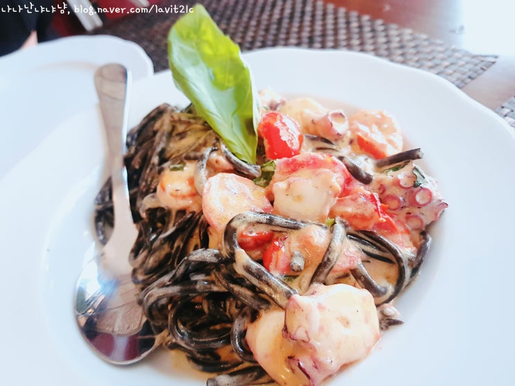 [내돈주고 직접가본] 포르투 맛집_Jimao Tapas e Vinhos.지마오_먹물파스타.문어밥.감바스.와인_2019.06.
