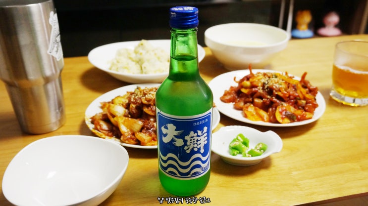 오돌뼈랑 닭발 집에서 직접 만들어먹기! feat. 대선소주 오돌뼈랑 닭발 집에서 직접 만들어먹기! feat. 대선소주