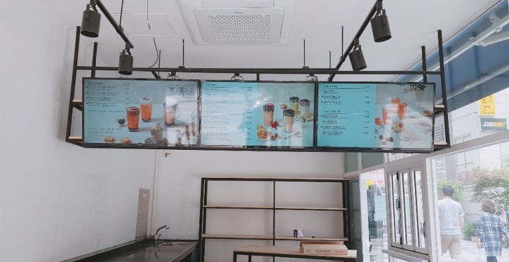  커피숍메뉴판 DID모니터 디지털메뉴보드 설치사례