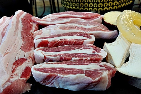 돈에 빠지다 이미지
