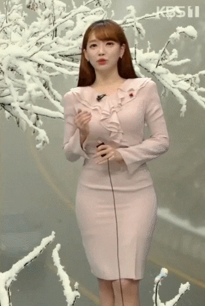 아이돌처럼 예쁜 강아랑 기상캐스터 몸매 인스타 근황 아이돌처럼 예쁜 강아랑 기상캐스터 몸매 인스타 근황