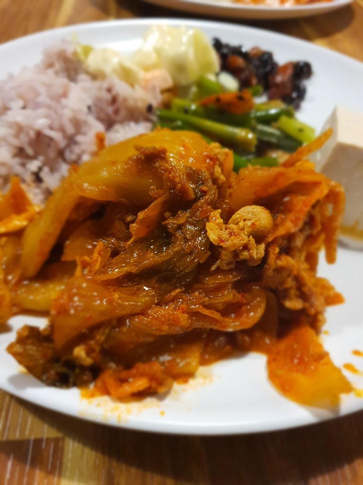  역삼역점심-부어치킨에서 한식부페를 맛보다