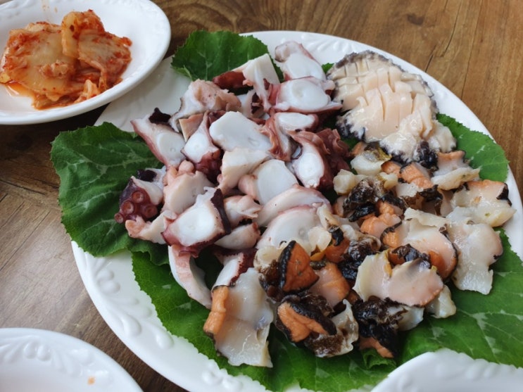  내돈내먹 제주도 함덕해수욕장 잠녀해녀촌 | 물회, 모듬회, 보말미역국