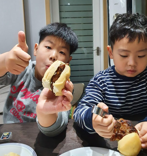  재료는 오직 3개 떡갈비 버거 만들기