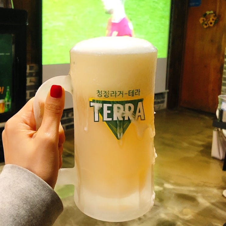  홍대 축구펍 오태식 해바라기치킨 — 치맥 맛집 12/21(토) 21:30 아스날 에버턴 축구 중계 스포티비 손흥민 토트넘 리버풀 맨시티 맨유 EPL 바르샤 레알 챔스 축구팬의 성지