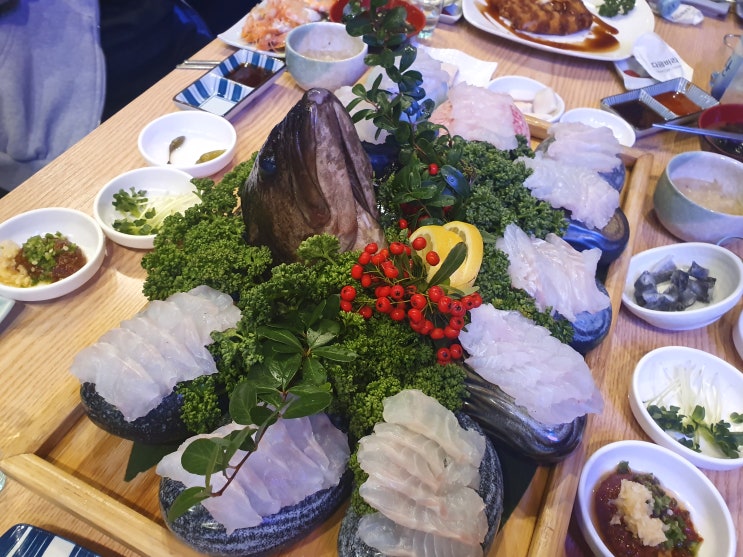 서귀포신시가지 다금바리횟집에서 다금바리회를 먹다 서귀포신시가지 다금바리횟집에서 다금바리회를 먹다