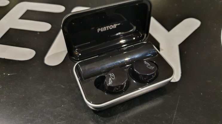 남녀노소 편하게 사용가능한 무선이어폰은 펜톤TSX!