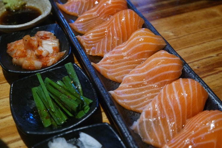  은행동맛집 연이자카야2호점에서 치즈돈까스와 연어초밥 먹었어요