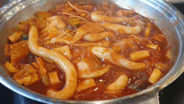  위례 분식 두끼에서 떡볶이 무한리필! 배 터지게 먹고 왔습니다.