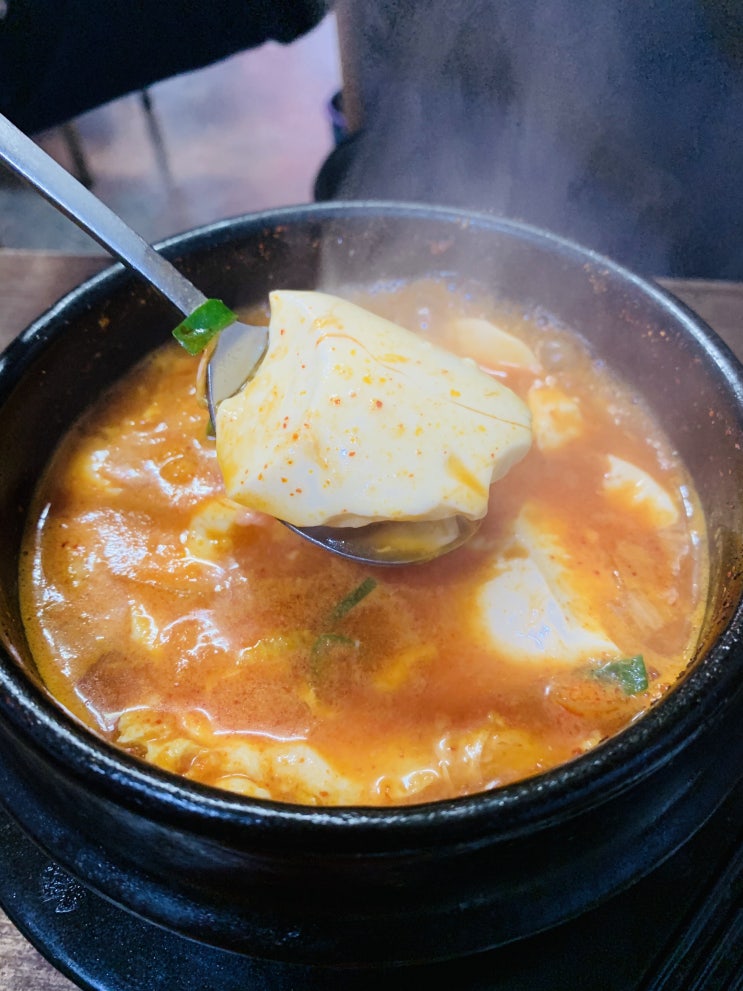  순대국밥전문점에서 주문한 순두부와 뚝불 어쩜!? 맛있다!?