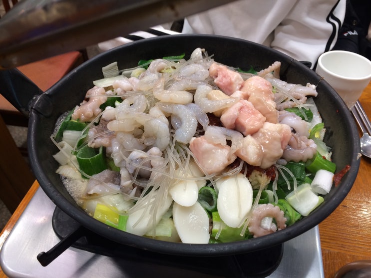 부산 국제시장 개미집 본점에서 맛 본 낙곱새 / 송도해상케이블카