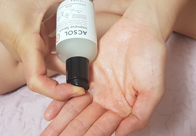 청소년의 스킨과 로션이 과잉되어 있는 것이 발견되었습니다. 5