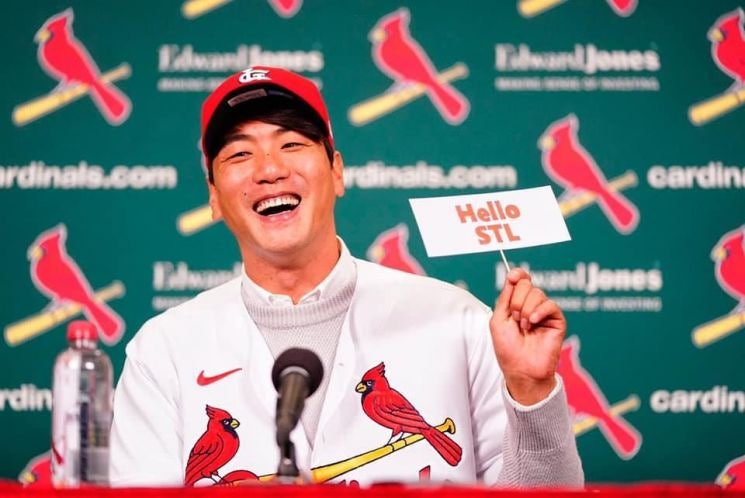 김광현 메이저리그 입성. 세인트루이스와 2년 800만 달러 계약(연봉 400만 달러). 오승환의 추....
