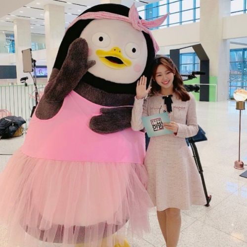 김수민 아나운서 펭수 커플룩 화제 김수민 아나운서 펭수 커플룩 화제