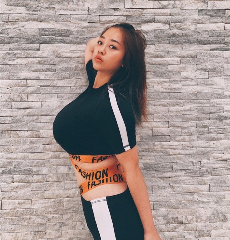 얼굴은 귀여운데 몸매는 I컵 육덕녀 얼굴은 귀여운데 몸매는 I컵 육덕녀