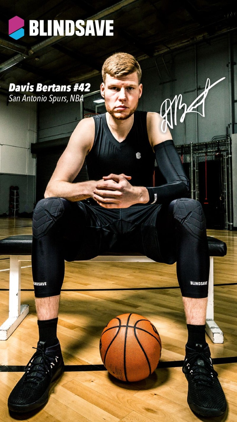 NBA 선수 베르탄스의 보호대 \, image size:800x1423