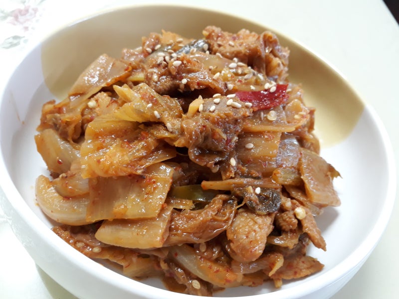 돼지고기 김치볶음 만드는법 묵은지와 돼지 앞다리살 김치볶음 맛있게 만들기 : 네이버 블로그 돼지고기 김치볶음 만드는법 묵은지와 돼지 앞다리살 김치볶음 맛있게 만들기 : 네이버 블로그