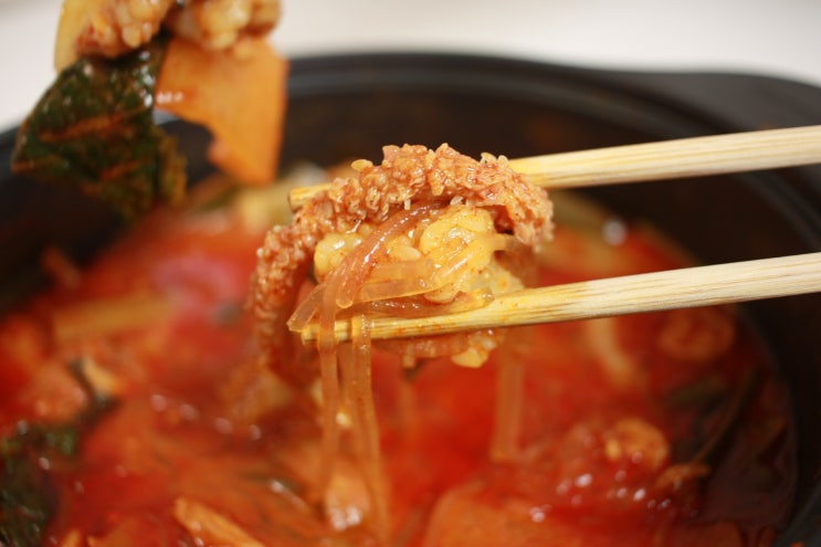  야식으로 해먹은 푸드어셈블 황소곱창전골 후기
