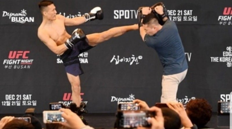 ufc 부산 정찬성 vs 프랭키 에드가 경기 / 마동현 최두호 강경호 정다운 최승우 나이 키 랭킹 : 네이버 블로그