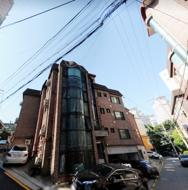  강남 반포동 다세대매매 - 대지지분 11.7평, 3룸, 실거주 가능, 경부고속도로 지하화 + 신분당선 연장 더블호재, 향후 지가 상승기대.