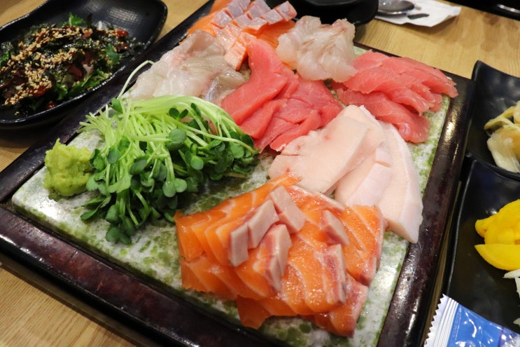  용산 맛집 초밥 살살녹는 기차길옆초밥! 신용산역 1분거리