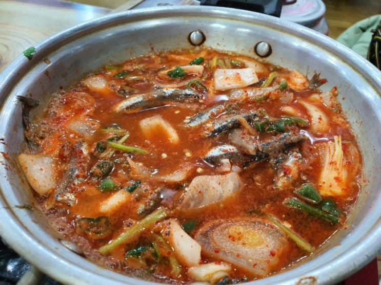  홍천뚝배기 남해 멸치쌈밥 한끼 대만족