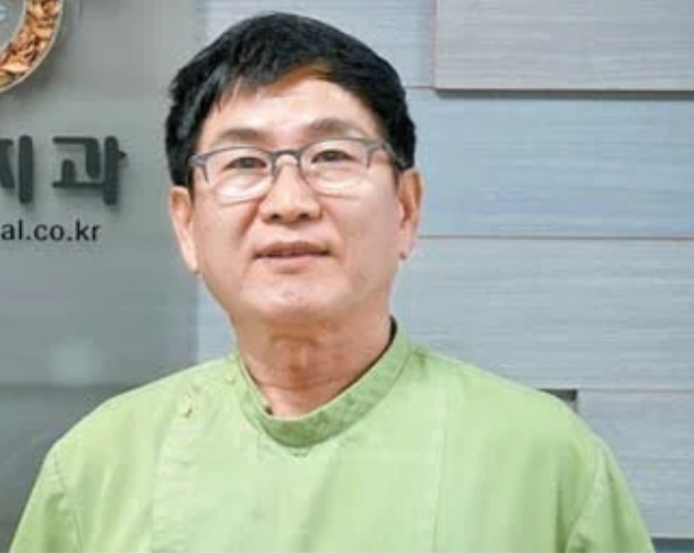  무절개 임플란트 심기, 무병 100세에 한몫(중앙.2019.12.23)