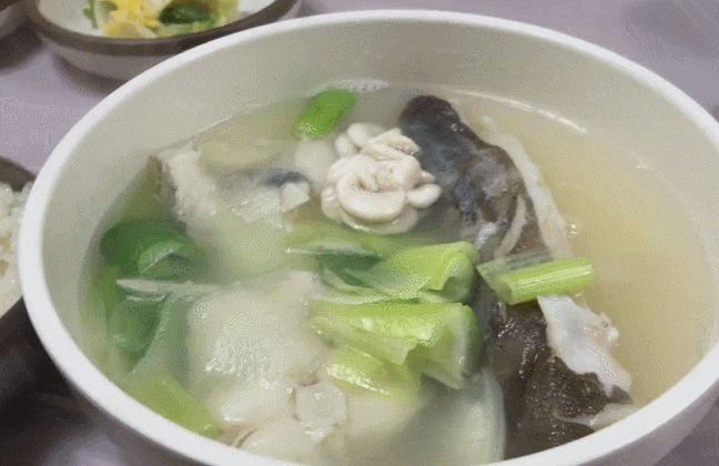  남해 들물맛집 새벽에 잡은 대구탕으로 해장했습니다