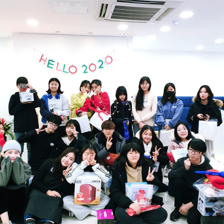  탄현미술학원 중,고등부 크리스마스 경품행사 진행했어요![탄현바른미술학원/탄현추천미술학원/탄현입시미술학원/아동/초등/중등/고등부/예고입시전문/탄현동미술학원]