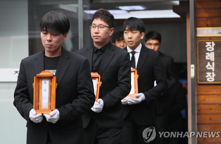  '성북 네 모녀' 쓸쓸한 무연고 장례