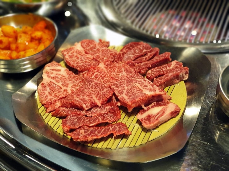  칠프로 칠백식당 교대점 - 교대역 한우는 여기가 찐~ 특수부위 한우 구이가 살살 녹네요.