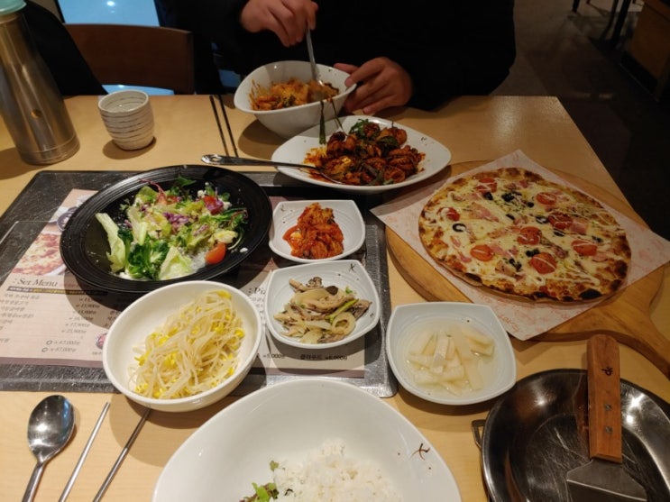 을지로쭈꾸미/파인애비뉴 피자 맛집. 이공삼