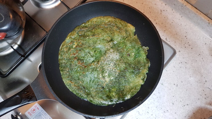 겨울 간식 매생이 부침개 쫀득해! 겨울 간식 매생이 부침개 쫀득해!