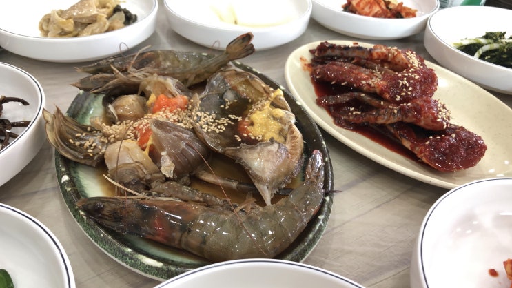  안면도 시골밥상에서 게국지, 간장게장 세트 먹었어요!