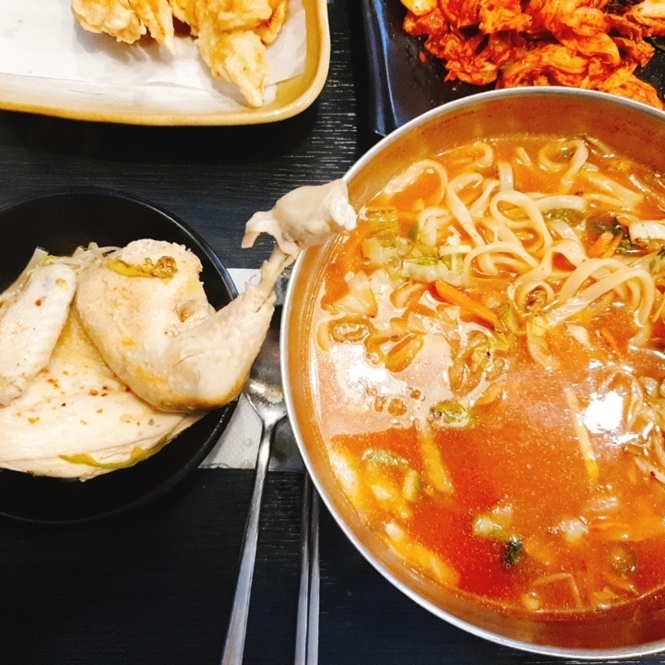  배곧 맛집 진한 국물이 제격인 파주닭국수