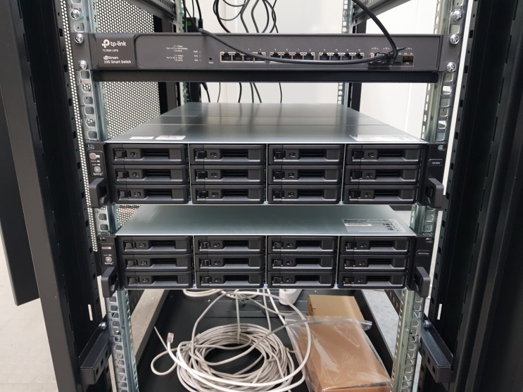  NAS서버 Synology SA3400 / RX1217sas 용인시 산업기술연구,시스템공학,국가교정검사기관 ***연구원 연구개발목적 시놀로지 NAS구축 사례 ( 2019년 12월)