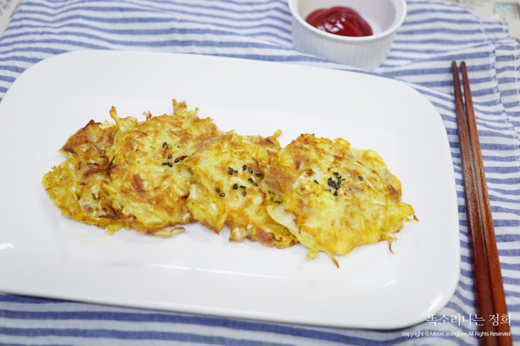  양배추참치전 만드는법: 냉털레시피치곤 참 맛나네^^