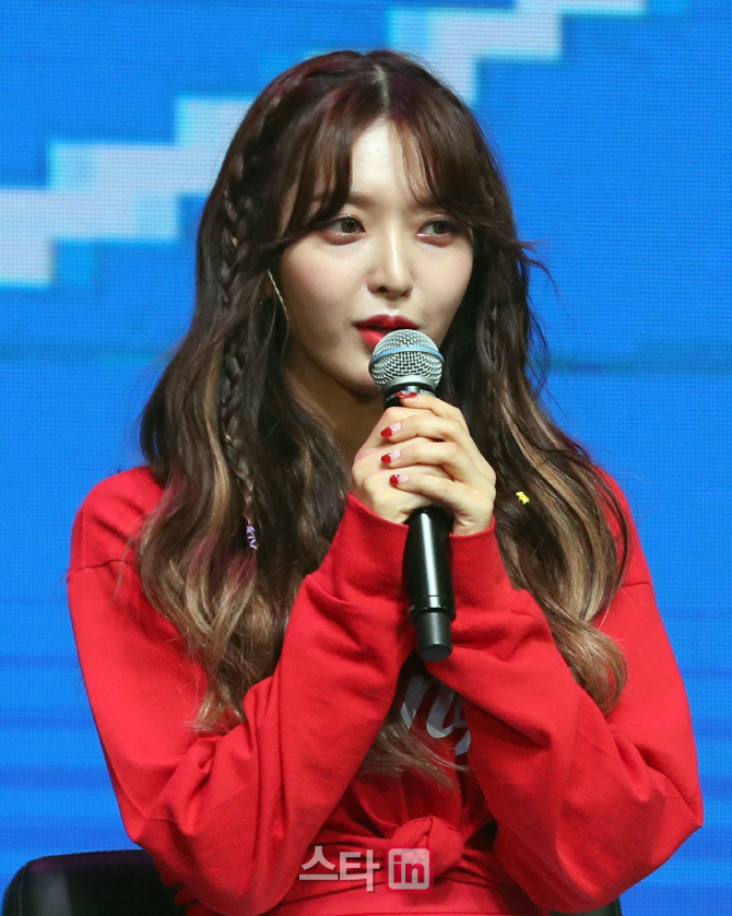 AOA 찬미 母, 진정한 금수저 '20년간 아름다운 선행' AOA 찬미 母, 진정한 금수저 '20년간 아름다운 선행'