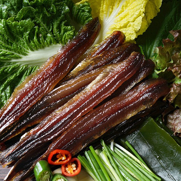   맛군 꾸덕꾸덕 잘말린 구룡포 과메기 1팩 07 완전손질 과메기 10마리 20쪽  야채세트 