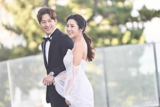  김태희 동생 이완, 오늘 골프선수 이보미와 결혼