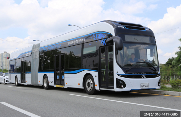  세종시 BRT 전용 '전기 굴절 버스' 운행 개시