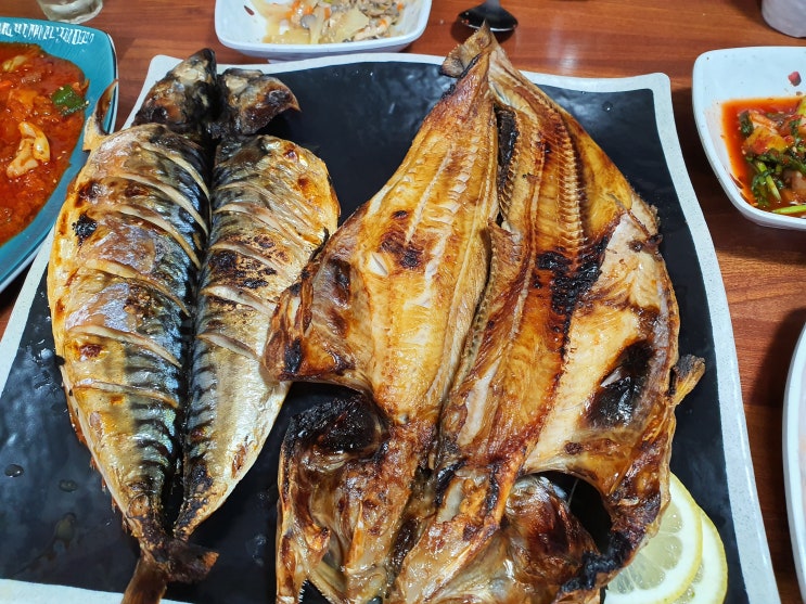  곤지암 "나그네여 쉬어 가시게나"에서  생선구이와 동태찌개