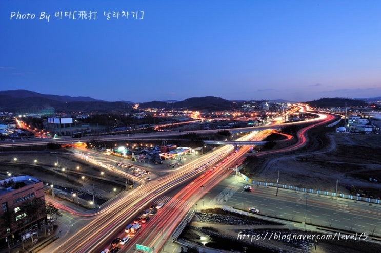  가든파이브에서 바라본 도로 야경
