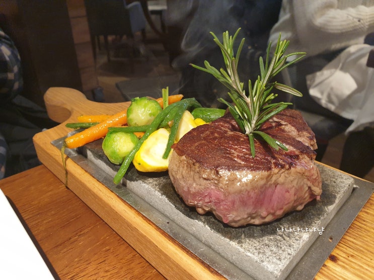  [내돈주고 직접가본] 몽트뢰 맛집_La Rouvenaz.루베나즈_스테이크.파스타_2019.12.