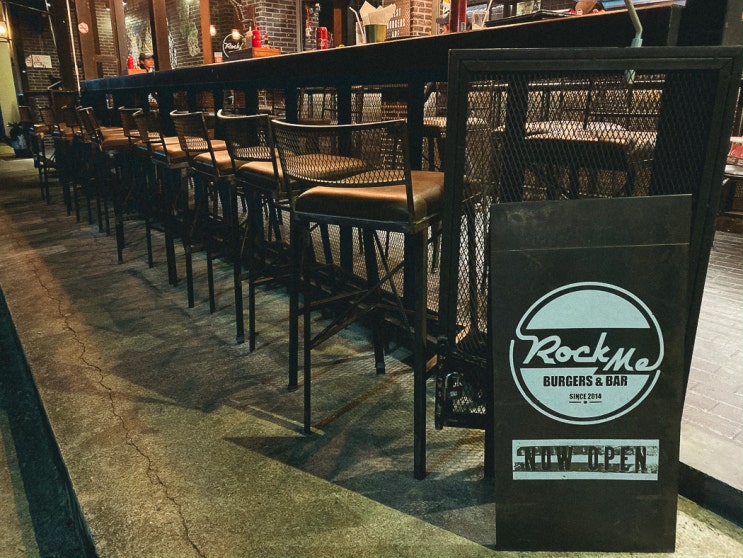  태국 치앙마이 고퀄리티 수제 햄버거 락미버거 RockMe buger