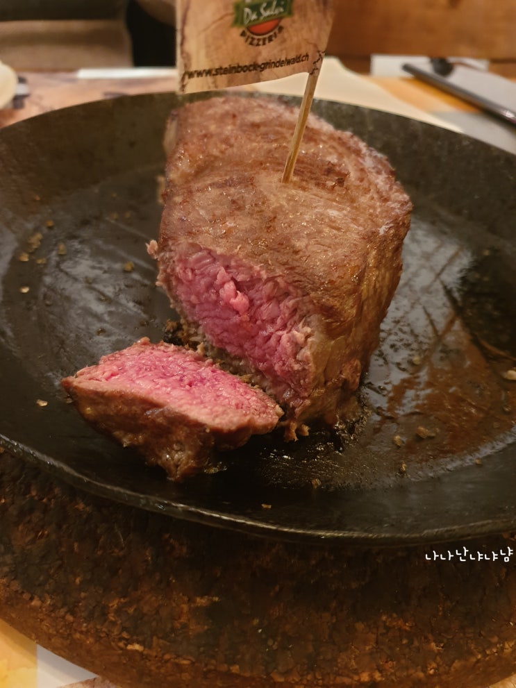  [내돈주고 직접가본] 그린델발트 맛집_Da Salvi.다살비_서로인스테이크.갈릭파스타_2019.12.