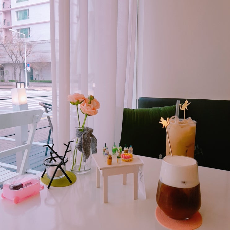 백석 구름카페 '리틀스키퍼'에서 카페 놀이! with 아이돌 인형 백석 구름카페 '리틀스키퍼'에서 카페 놀이! with 아이돌 인형